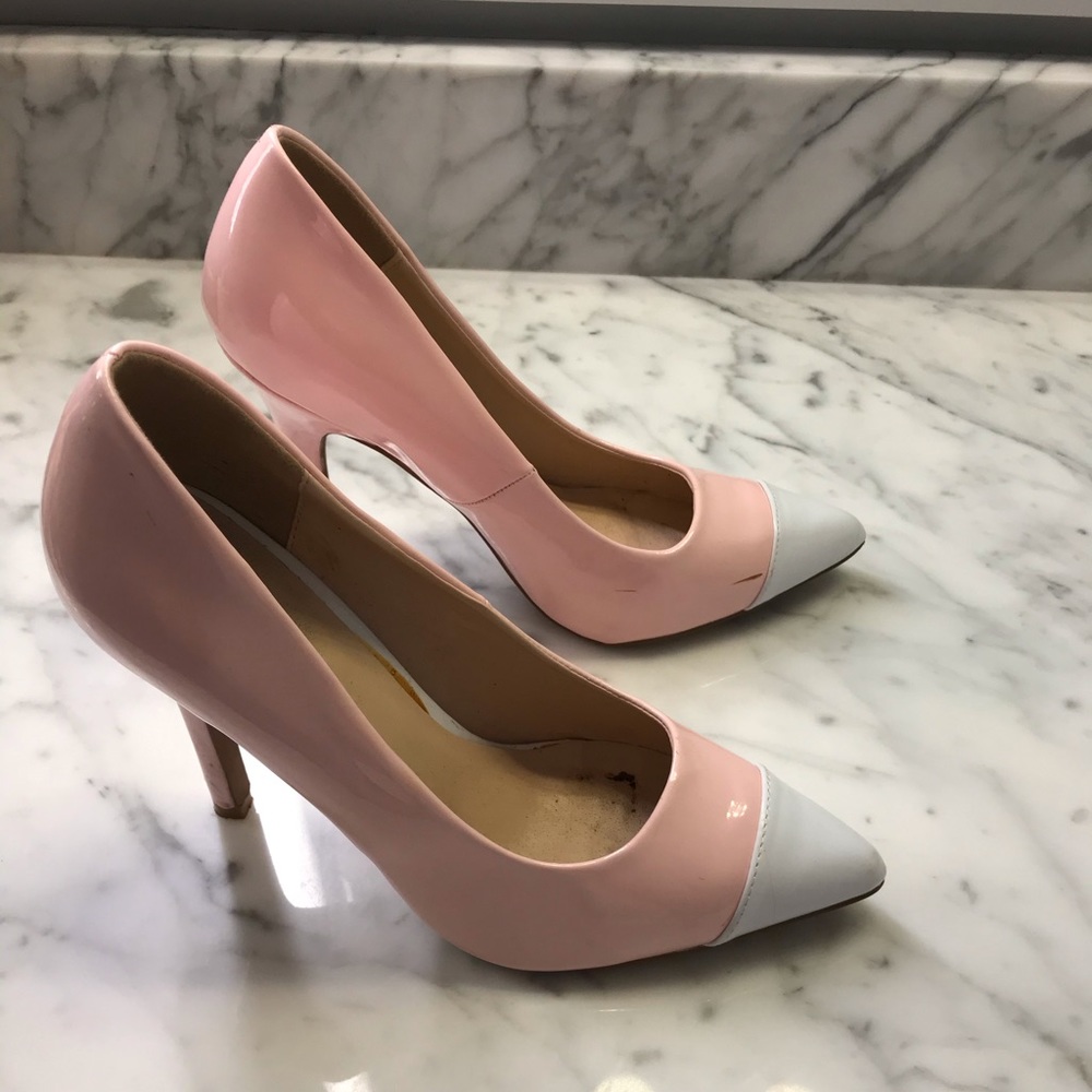 Size 8 pink and white pointed toe heels